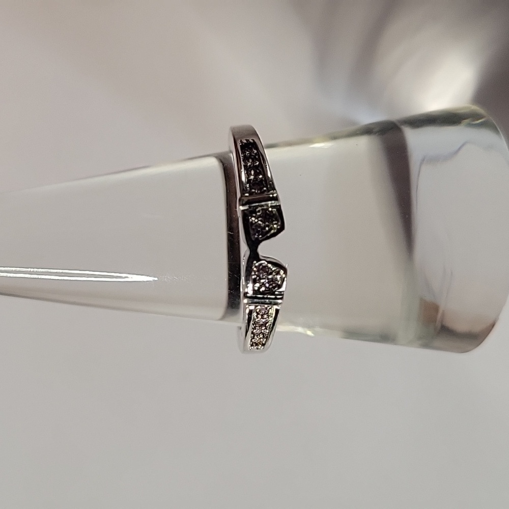 Rose quartz silver tone fashion ring